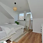 \'Traveller Lodge\' Grosszuegiges Apartment - 3 Bedroom 10Min To Hbf, Full Kitchen, Homeoffice, Netflix, Wifi