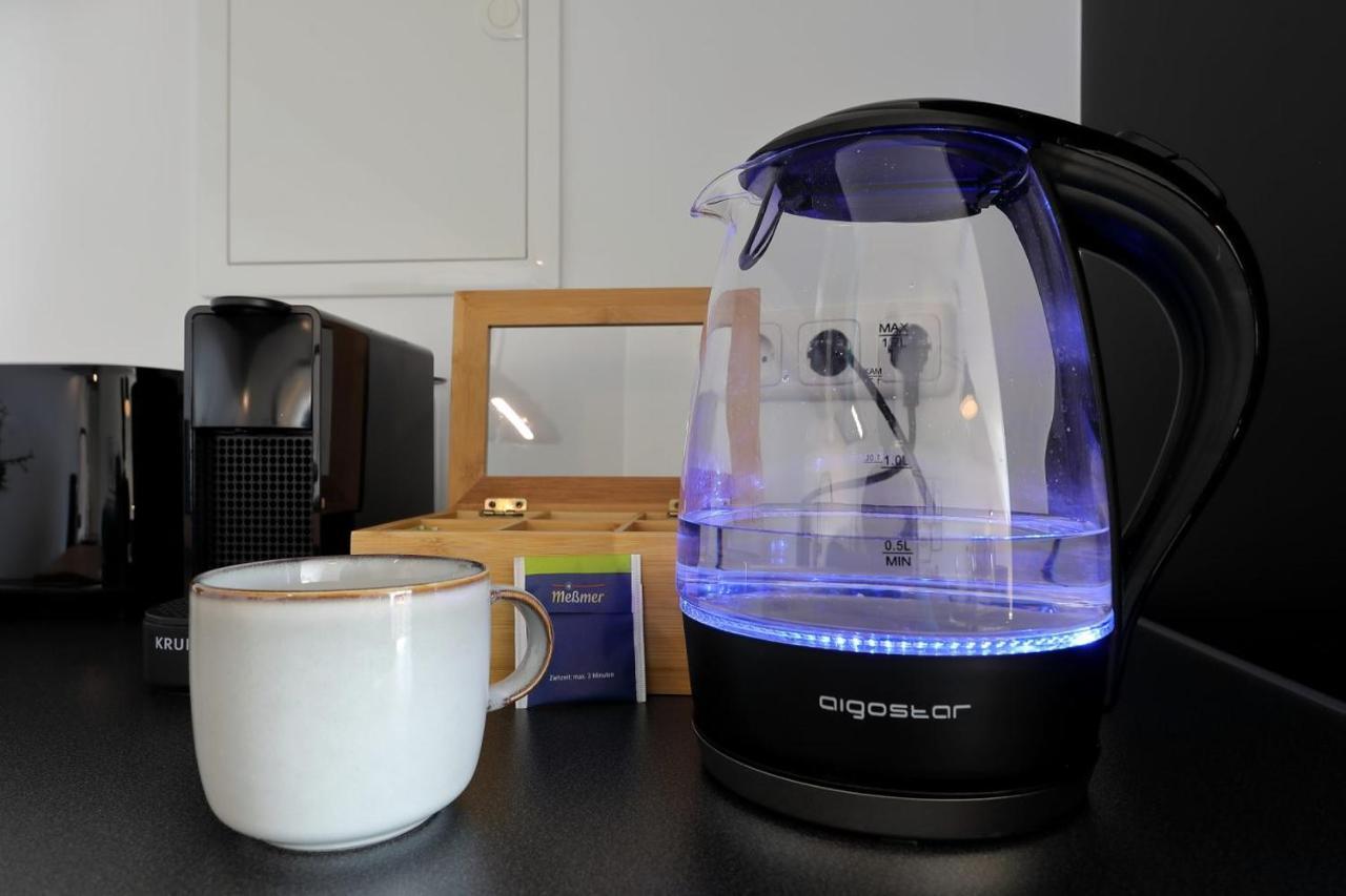 'traveller Lodge' Grosszuegiges - 3 Bedroom 10min To Hbf, Full Kitchen, Homeoffice, Netflix, Wifi Appartement Düsseldorf